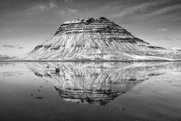 Kirkjufell Reflection